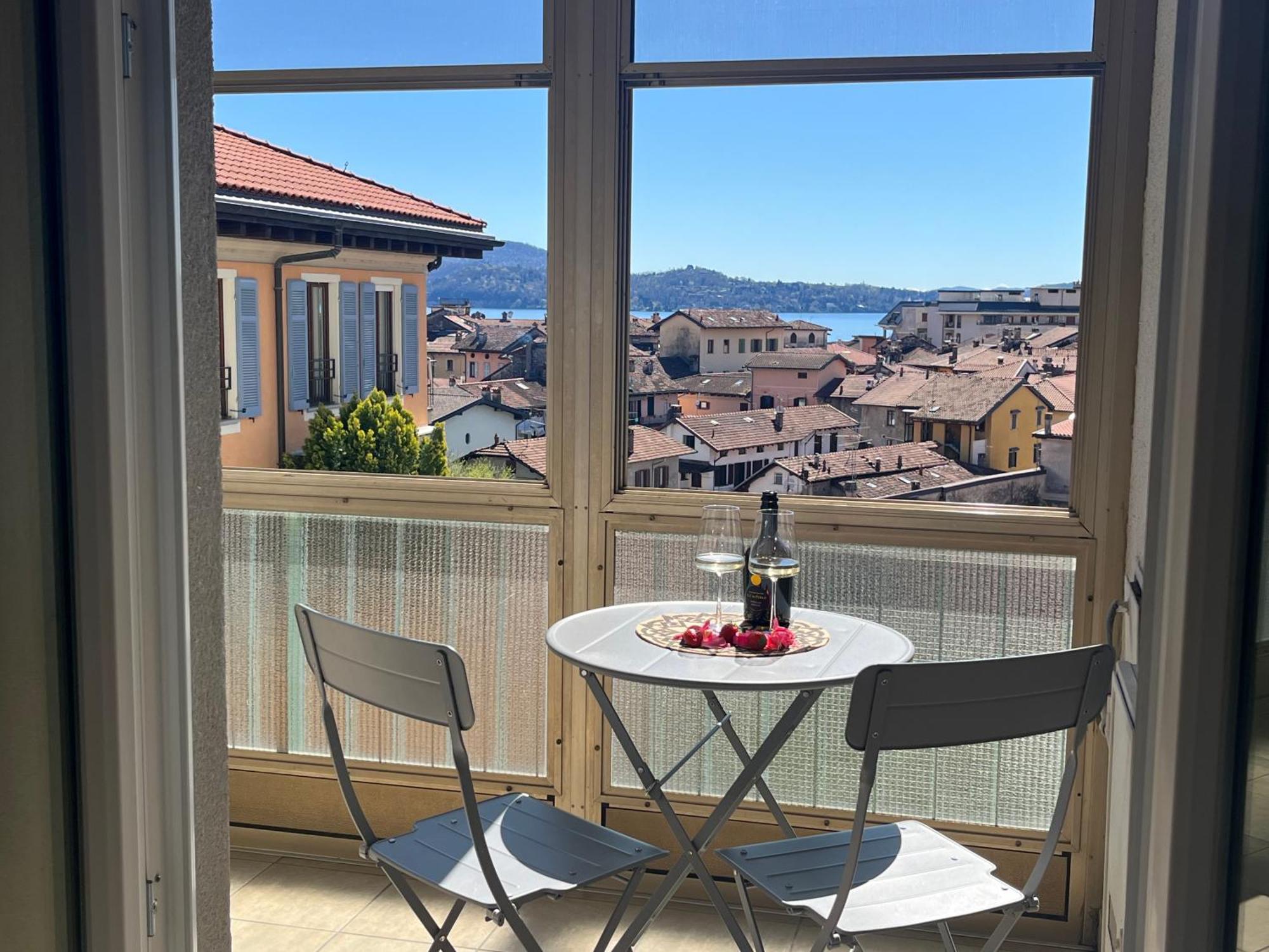 Vittore 11 Square Verbania Eksteriør billede